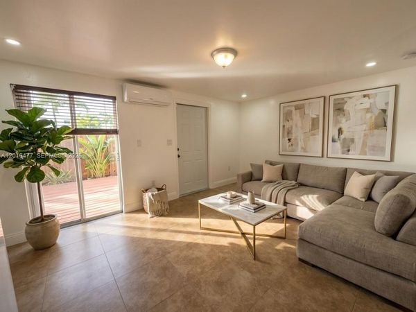 2957 SW 36th Ct , Unit 4, Miami, FL 33133