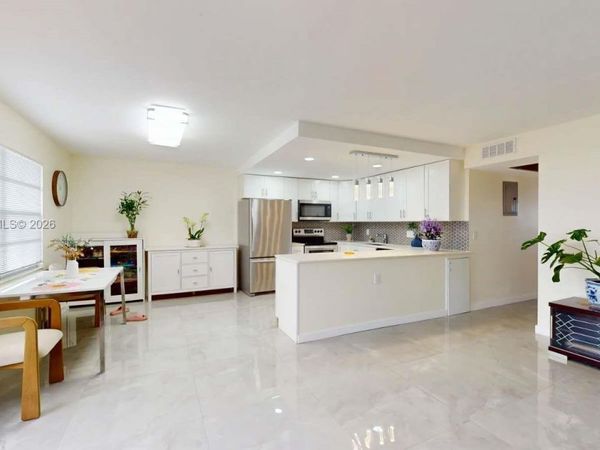 325 Wellington G , Unit G, West Palm Beach, FL 33417