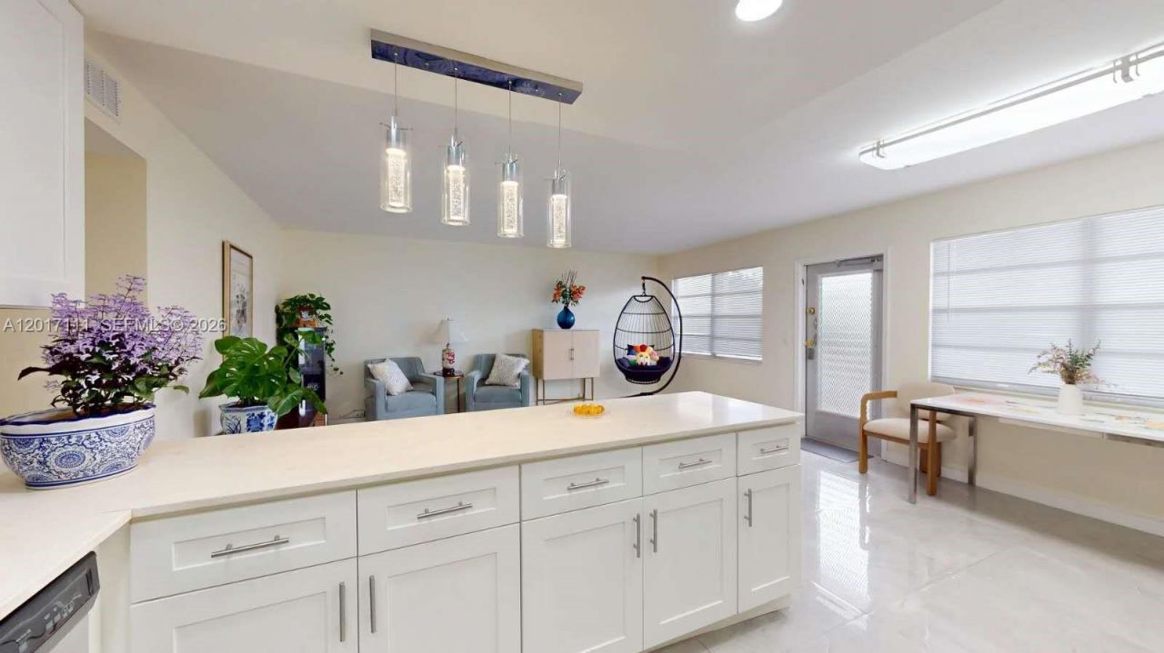 325 Wellington G , Unit G, West Palm Beach, FL 33417 Photo