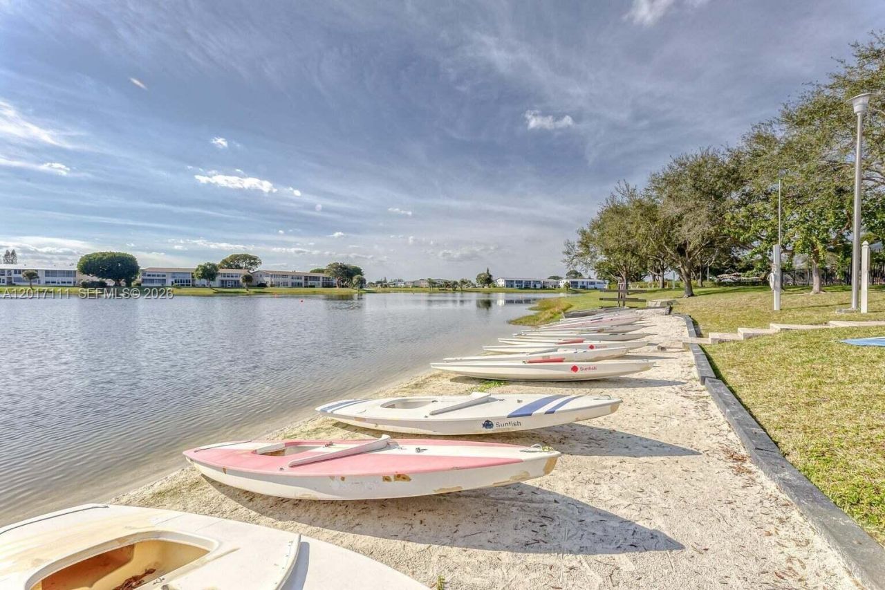 325 Wellington G , Unit G, West Palm Beach, FL 33417 Photo