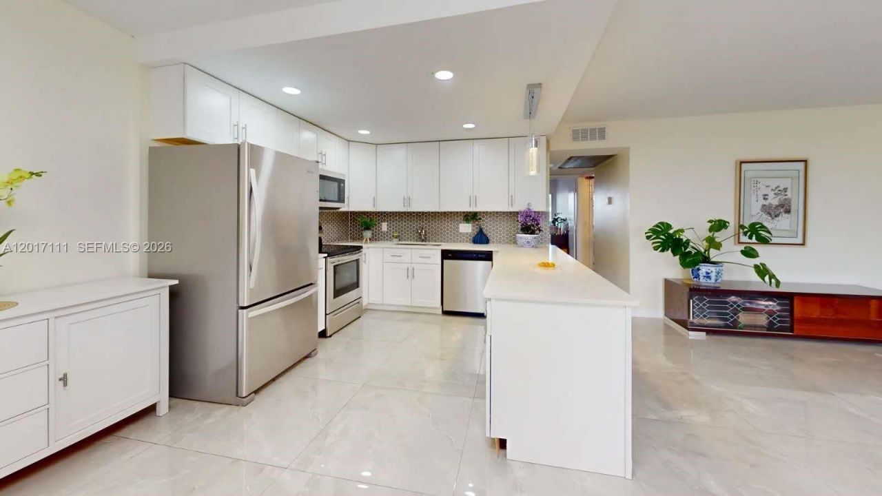 325 Wellington G , Unit G, West Palm Beach, FL 33417 Photo