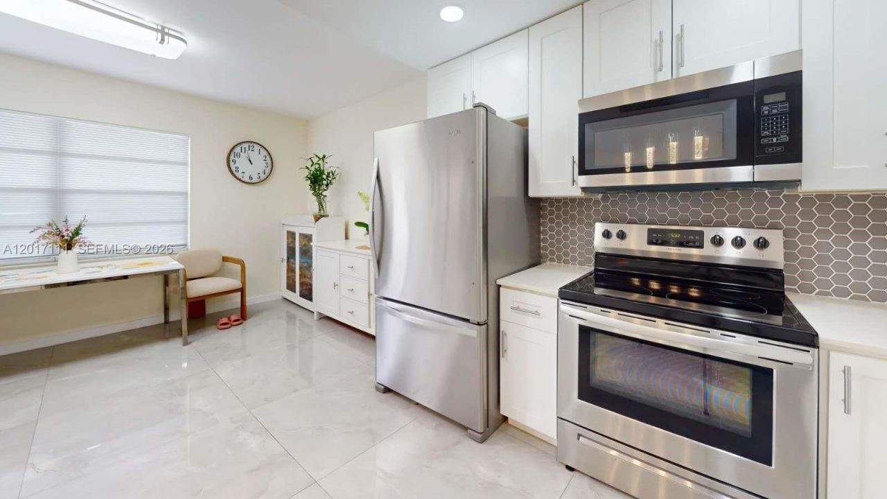325 Wellington G , Unit G, West Palm Beach, FL 33417 Photo