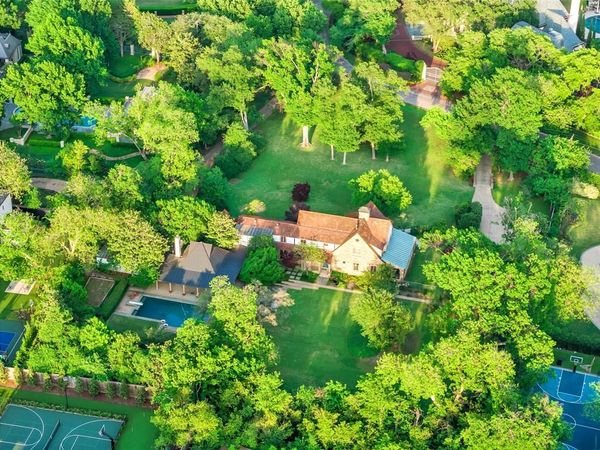 9333 Meadowbrook , Dallas, TX 75220