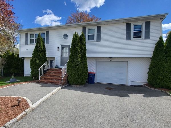 52 Alford St, New Bedford, MA 02745