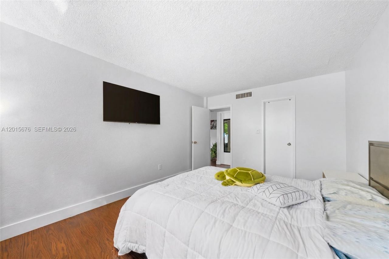 1800 Sans Souci , Unit 332, North Miami, FL 33181 Photo