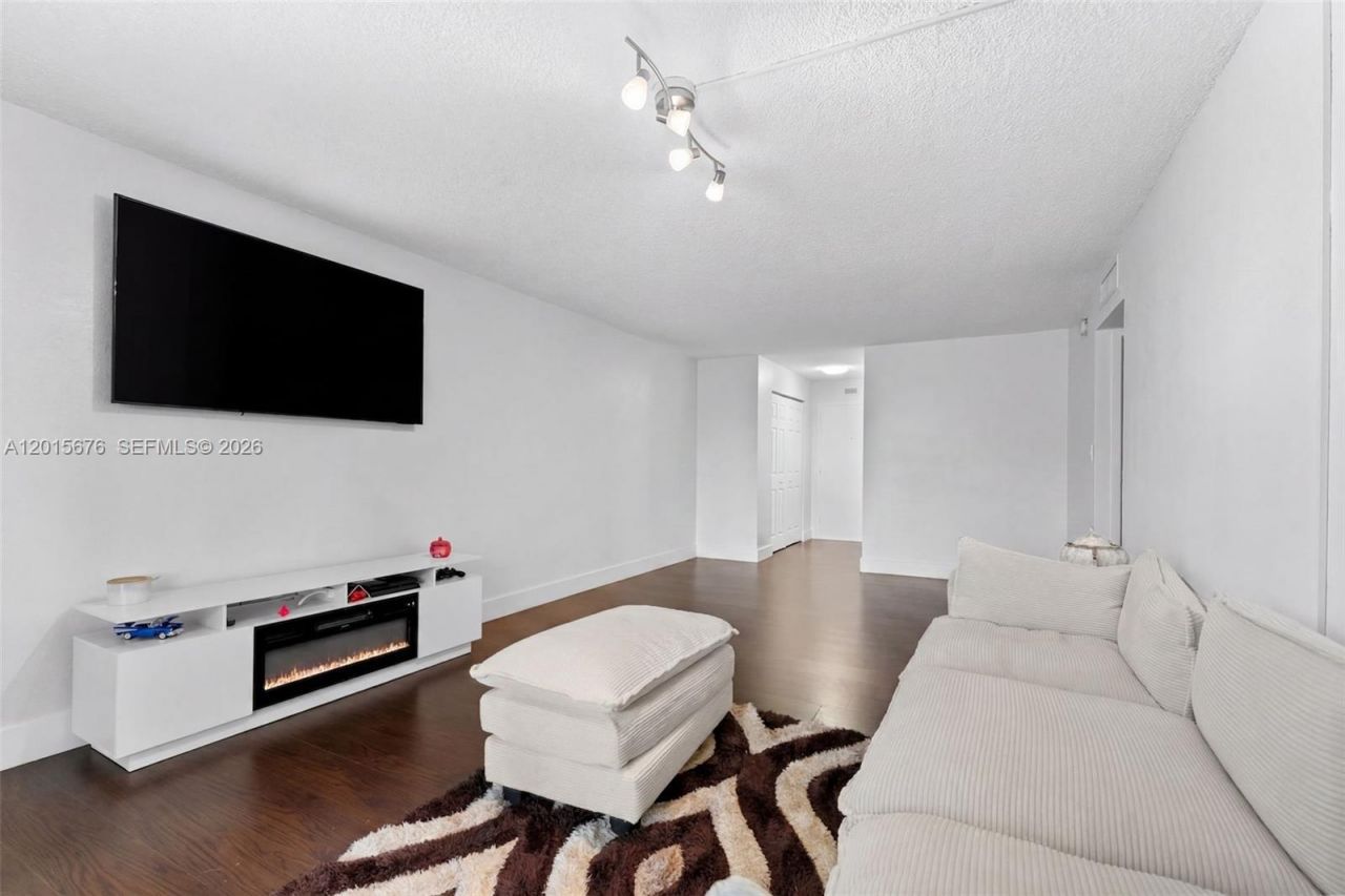 1800 Sans Souci , Unit 332, North Miami, FL 33181 Photo