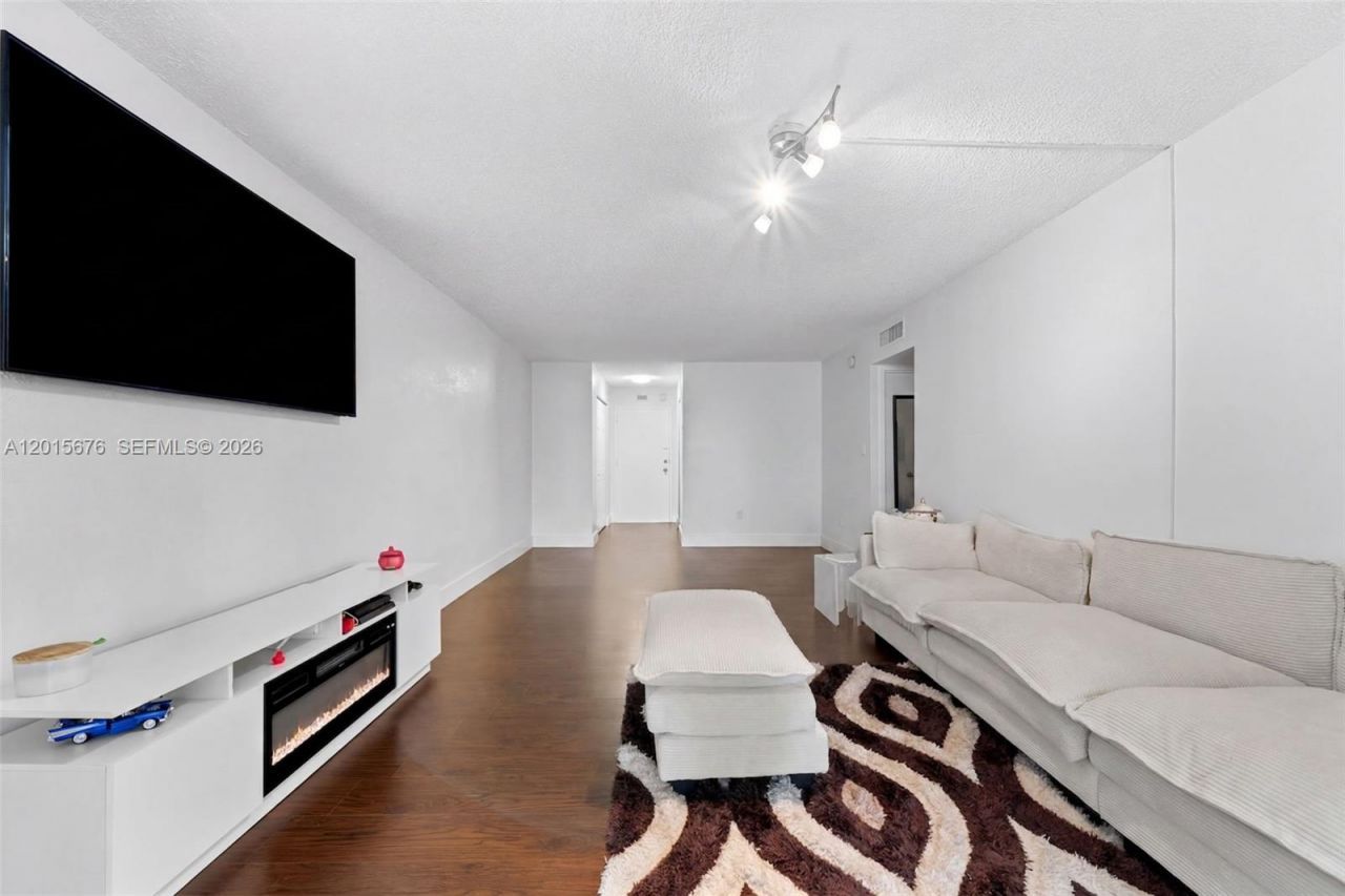 1800 Sans Souci , Unit 332, North Miami, FL 33181 Photo