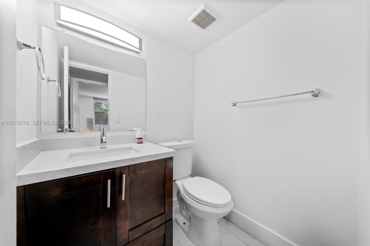 1800 Sans Souci , Unit 332, North Miami, FL 33181 Photo