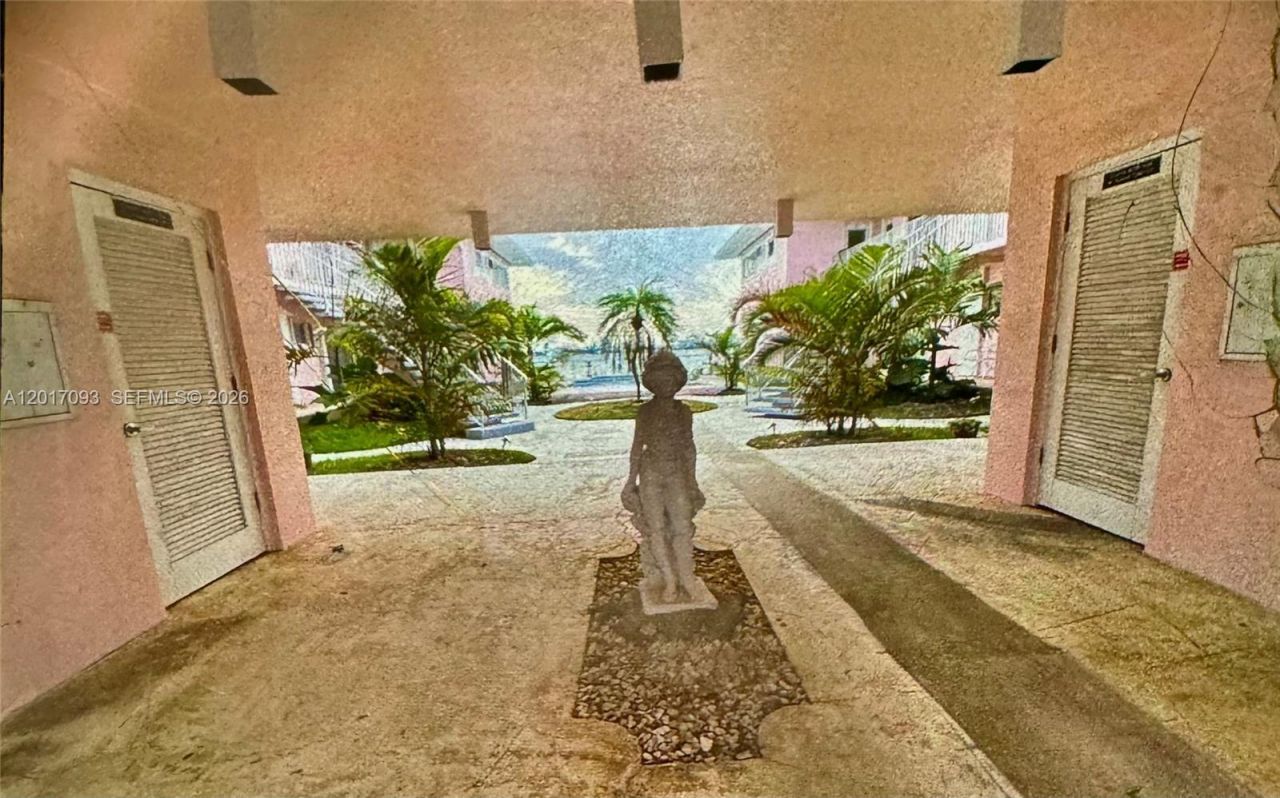 7921 East Drive, Unit 8, North Bay Village, FL 33141 Photo