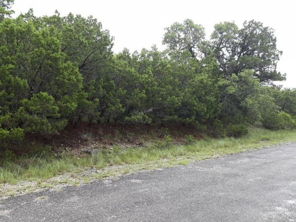 6705 REDWOOD DR, Lago Vista, TX 78645