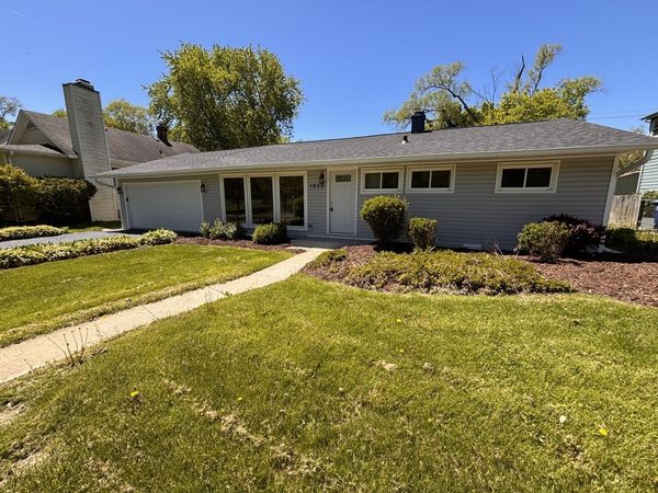1030 Chestnut Street , Deerfield, IL 60015