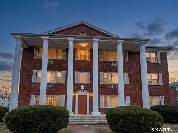 509 Burnside, Unit B5, East Hartford, CT 06108