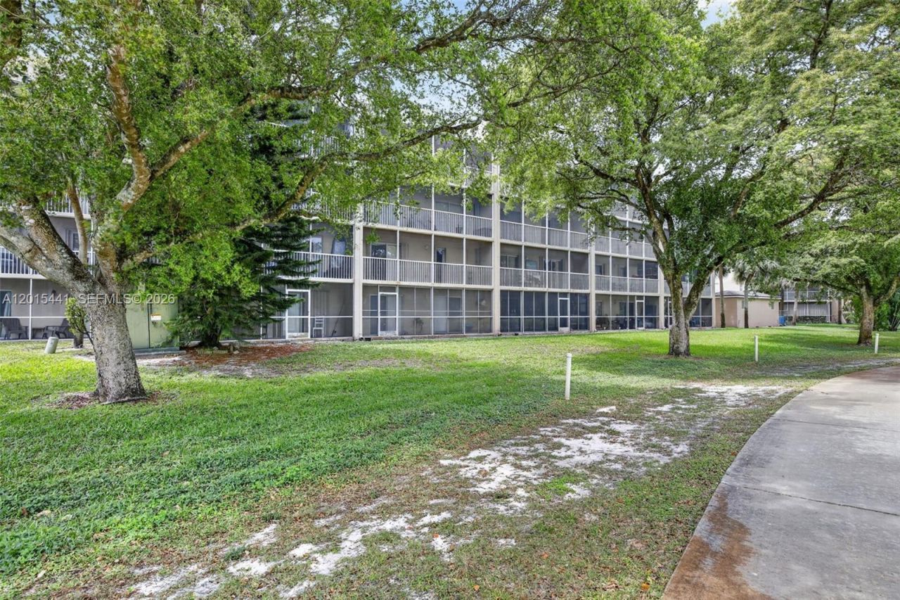 9470 Tangerine Pl , Unit 105, Davie, FL 33324 Photo