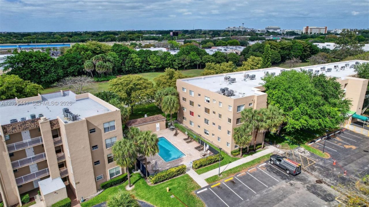 9470 Tangerine Pl , Unit 105, Davie, FL 33324 Photo