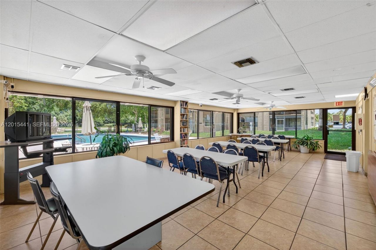 9470 Tangerine Pl , Unit 105, Davie, FL 33324 Photo