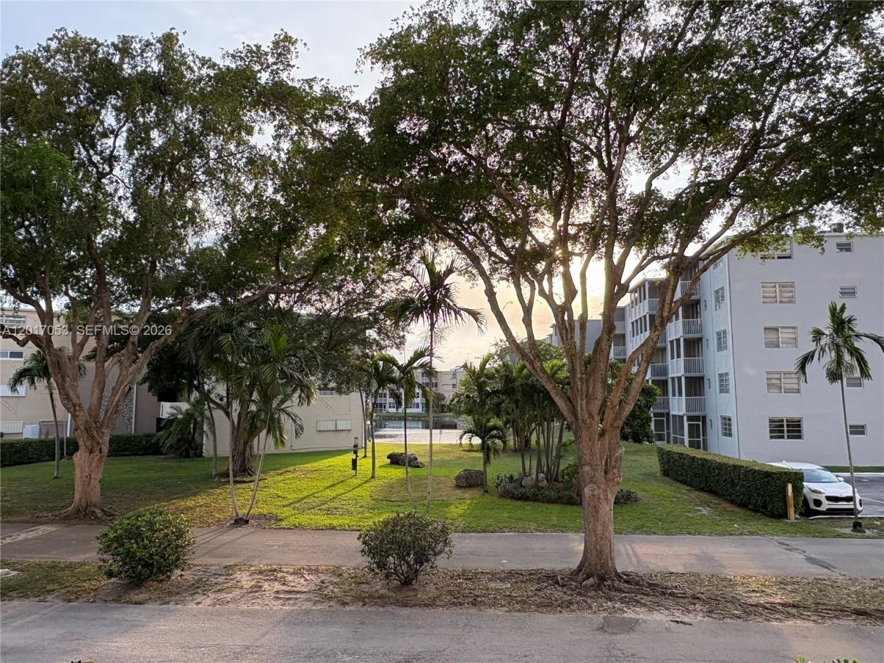 1770 NE 191st St, Unit 203-1, Miami, FL 33179 Photo