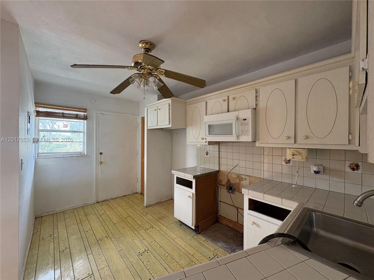1770 NE 191st St, Unit 203-1, Miami, FL 33179 Photo