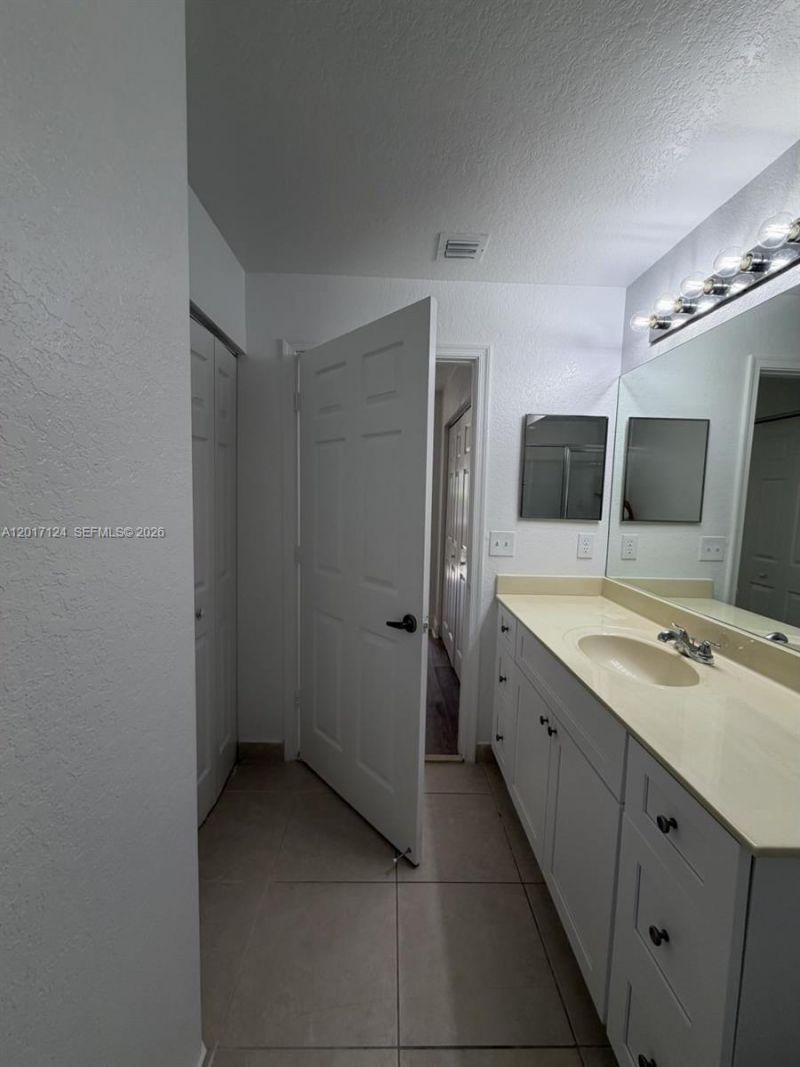 3335 Palomino Dr , Unit 311-3, Davie, FL 33024 Photo