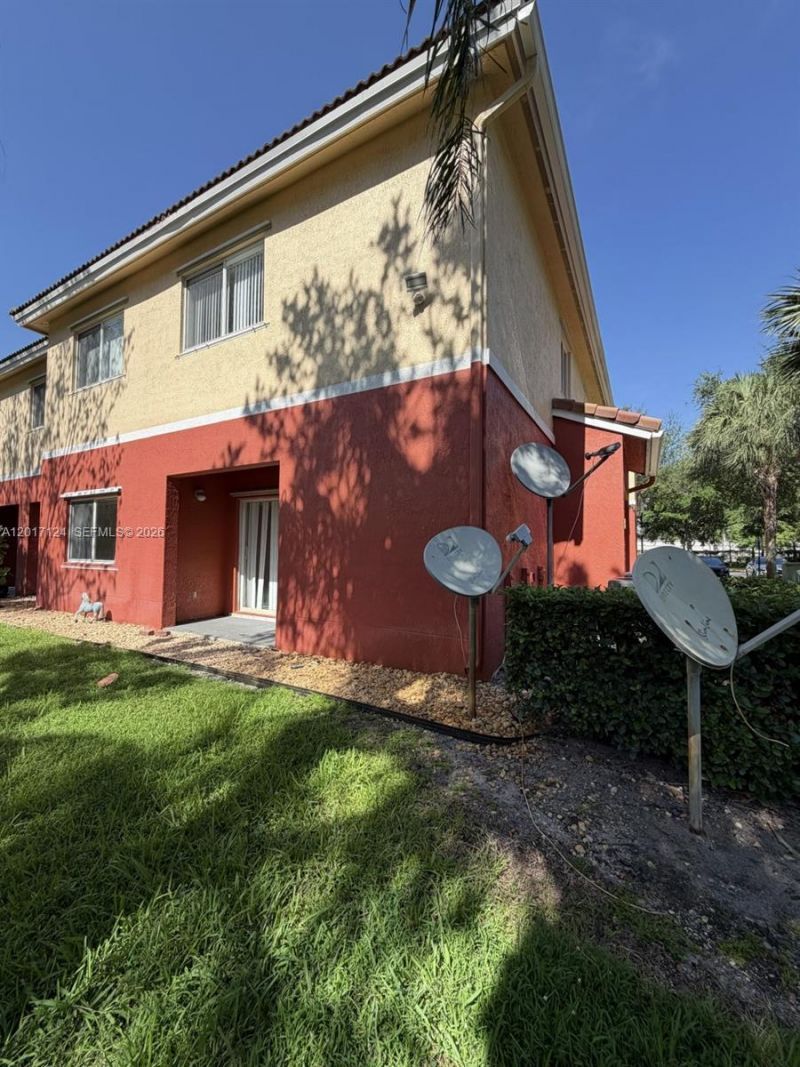 3335 Palomino Dr , Unit 311-3, Davie, FL 33024 Photo