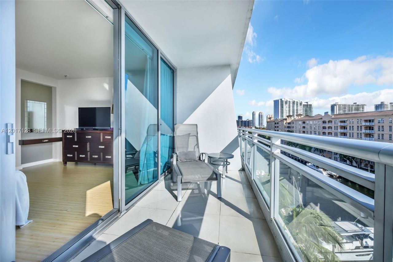 2950 NE 188th St, Unit 403, Aventura, FL 33180 Photo