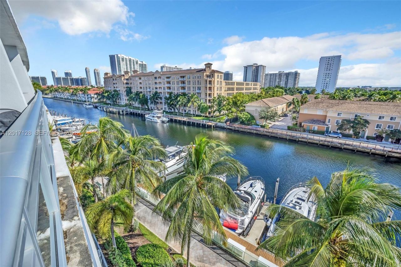 2950 NE 188th St, Unit 403, Aventura, FL 33180 Photo