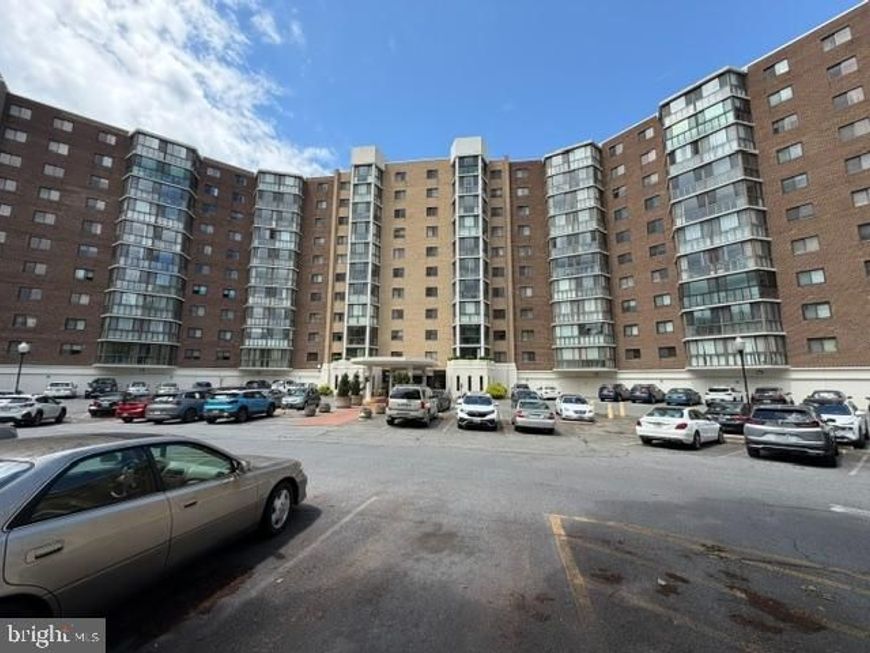 15115 Interlachen Drive, Unit 3-902, Silver Spring, MD 20906 Main Photo