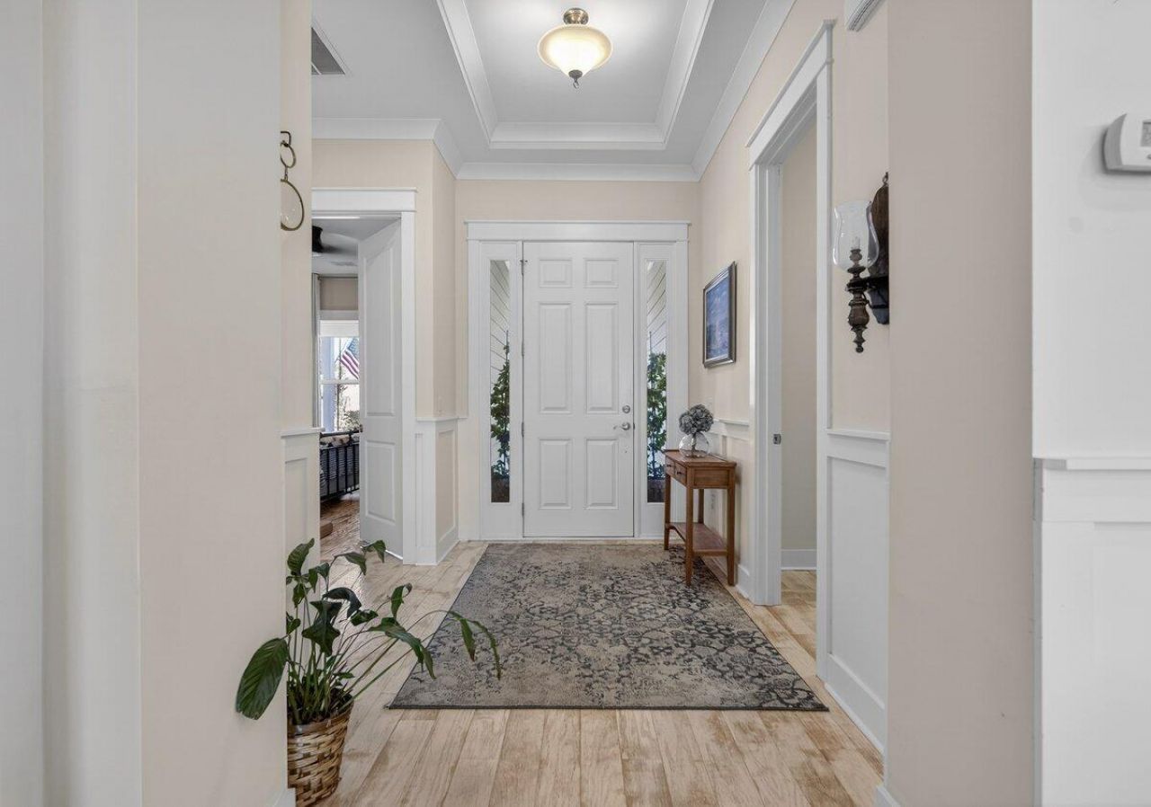 403 Four Seasons Boulevard Photo 10