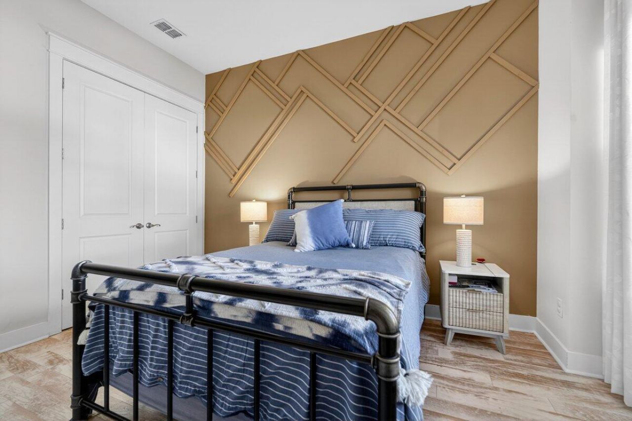 403 Four Seasons Boulevard Photo 13