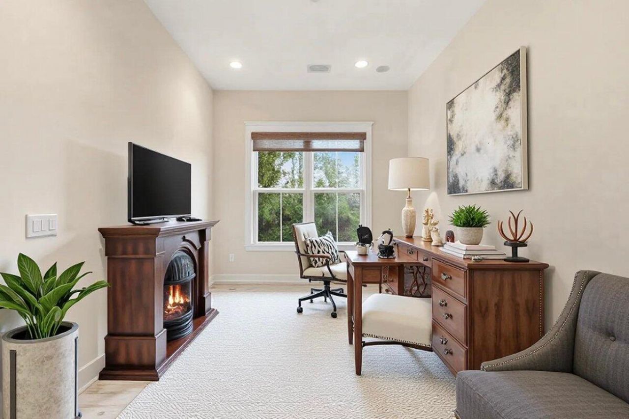 403 Four Seasons Boulevard Photo 17