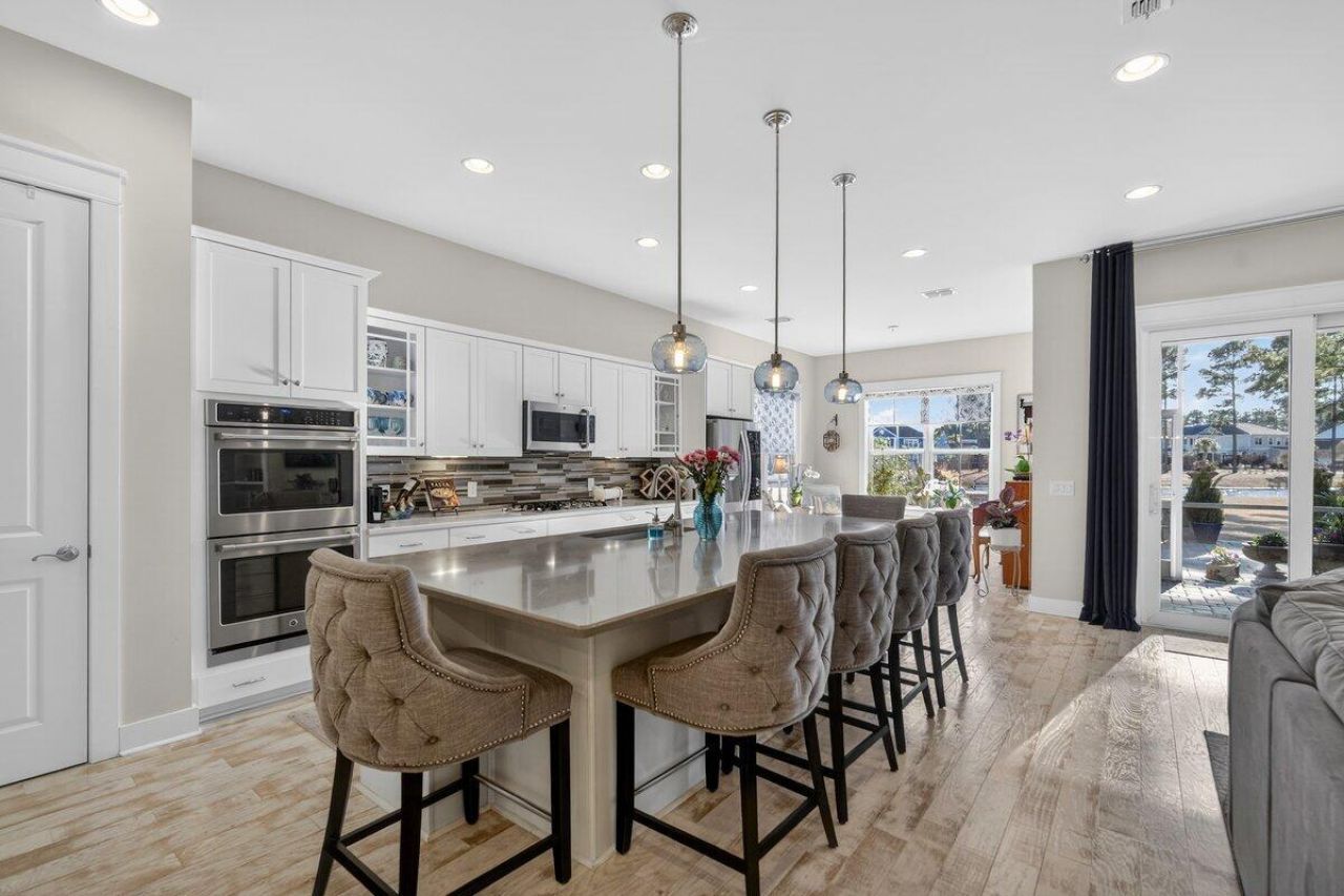403 Four Seasons Boulevard Photo 27