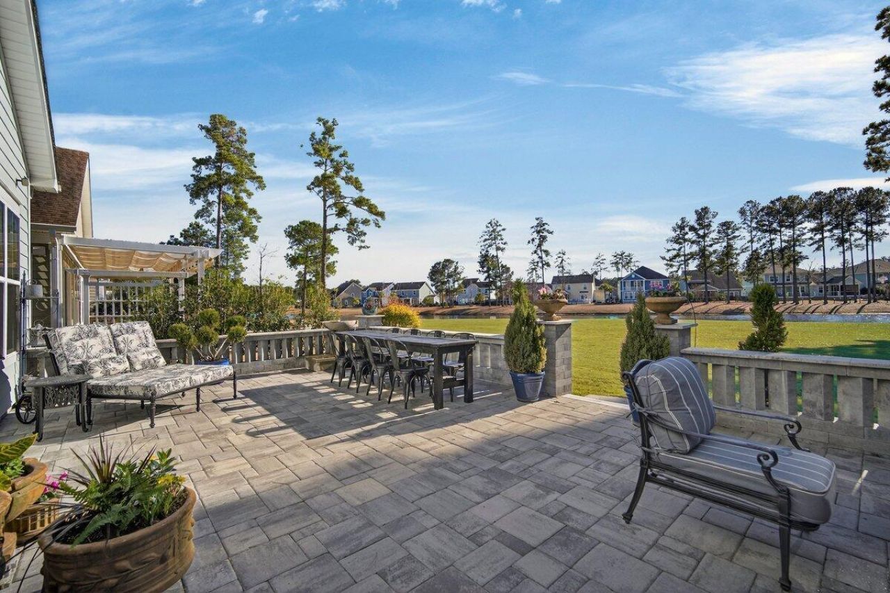 403 Four Seasons Boulevard Photo 44