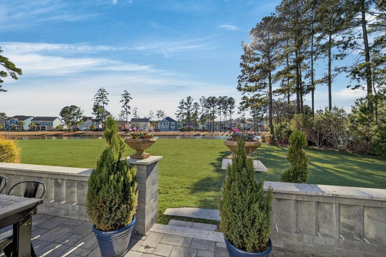 403 Four Seasons Boulevard Photo 45