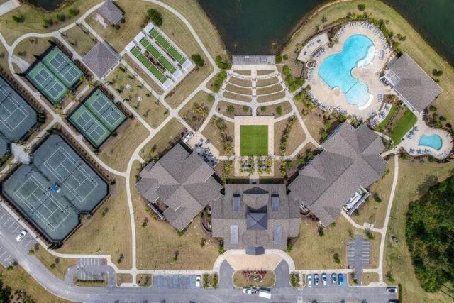 403 Four Seasons Boulevard Photo 57