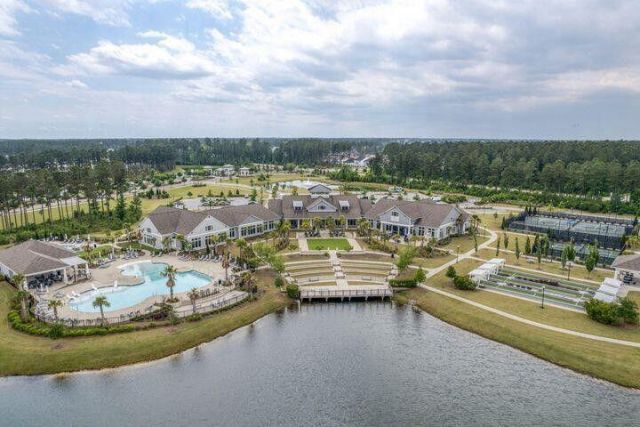 403 Four Seasons Boulevard Photo 58