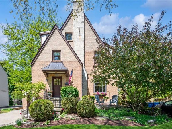 2228 Kenilworth Avenue , Wilmette, IL 60091