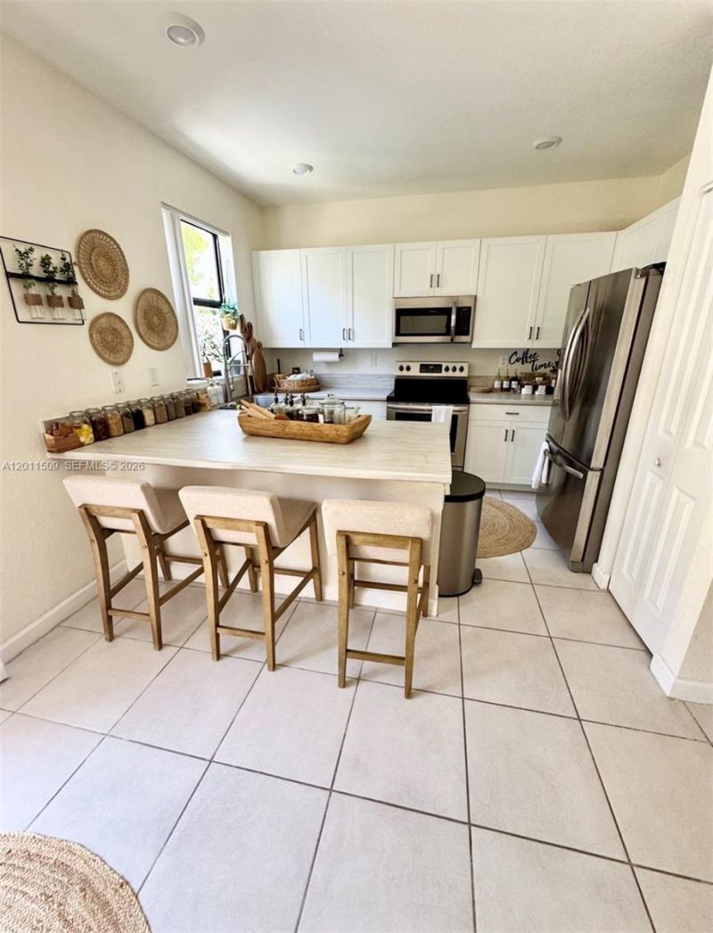 21443 NE 2nd Path , Unit 21443, Miami, FL 33179 Photo