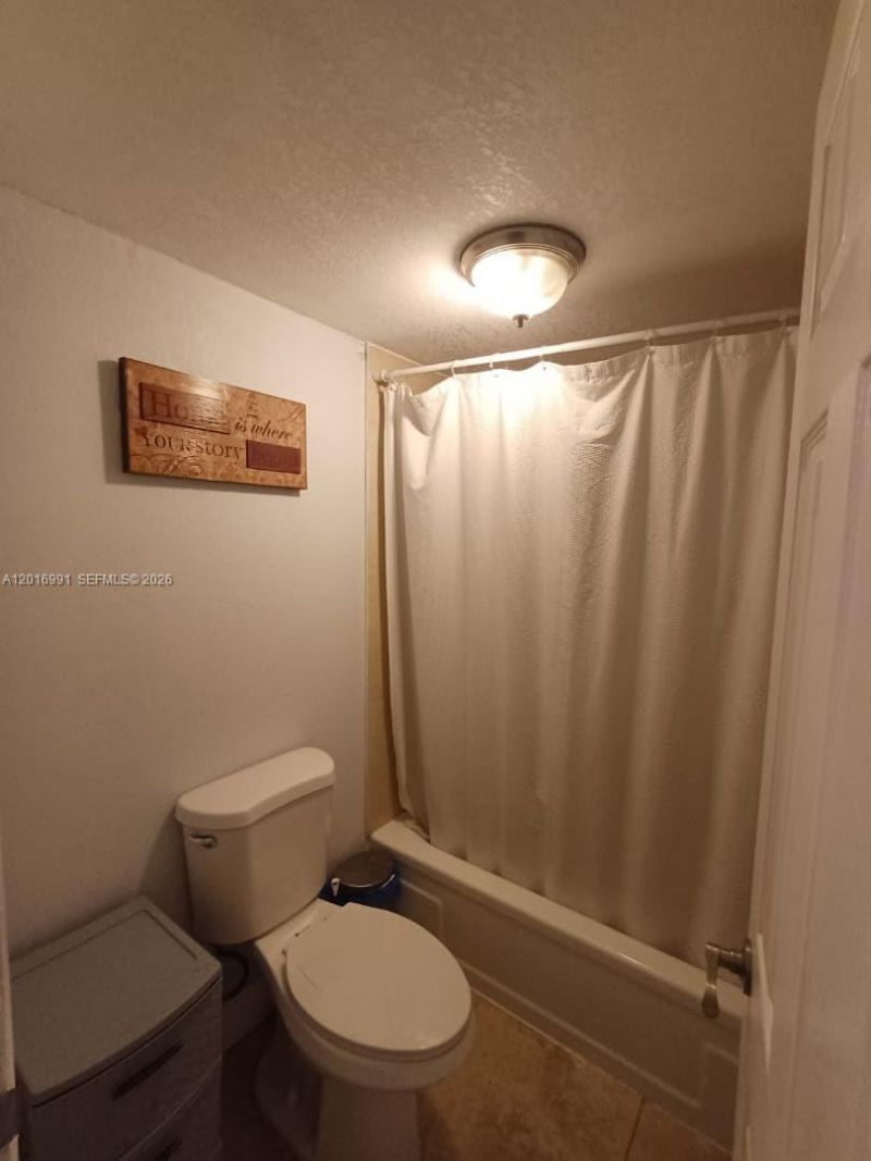 665 NE 195th St, Unit 119, Miami, FL 33179 Photo