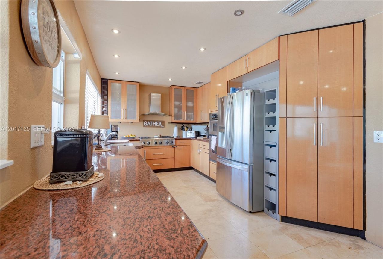 2908 Bayview Dr, Fort Lauderdale, FL 33306 Photo