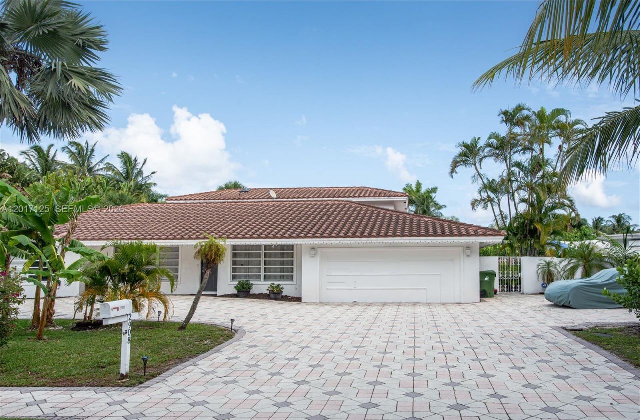 2908 Bayview Dr, Fort Lauderdale, FL 33306 Photo