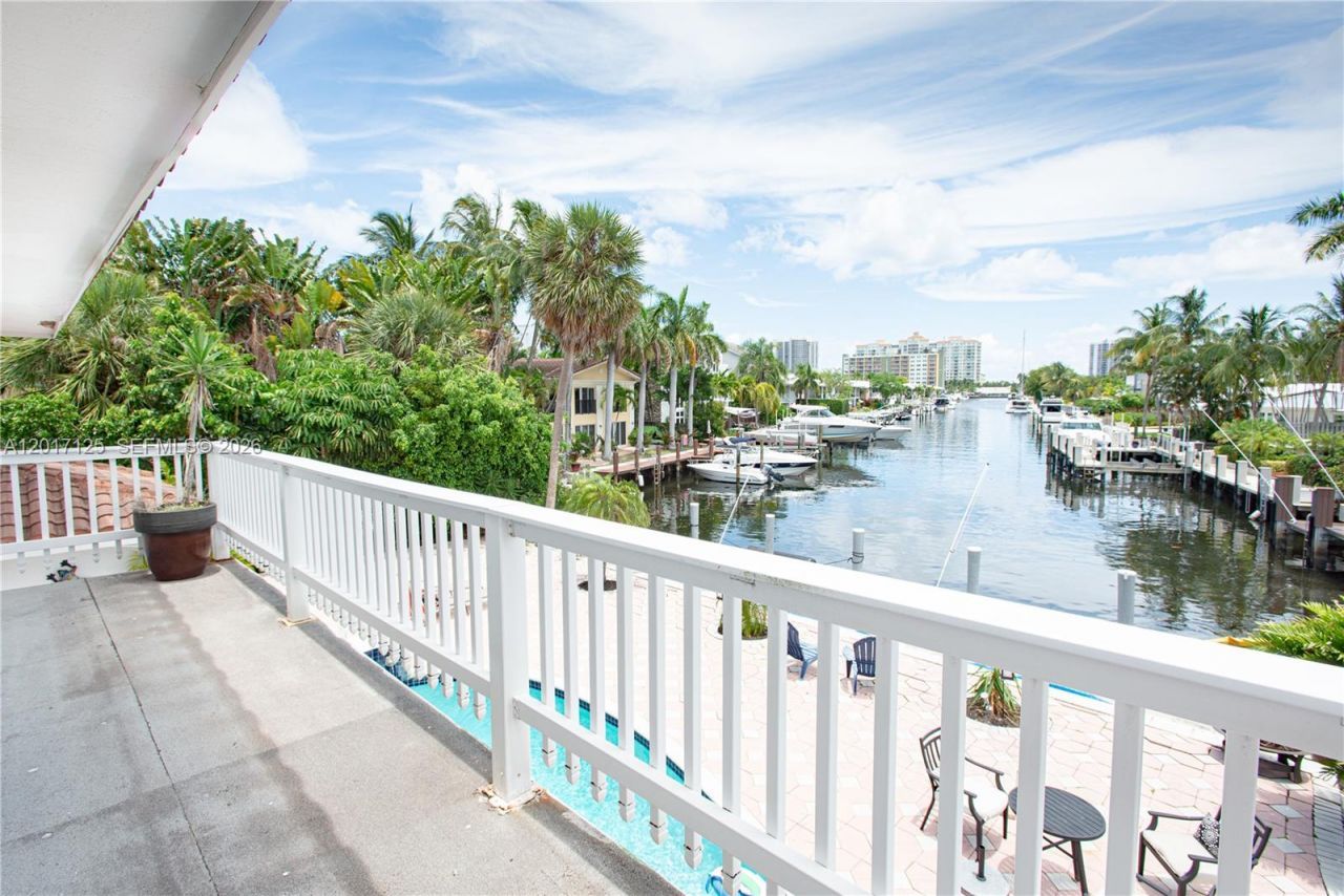 2908 Bayview Dr, Fort Lauderdale, FL 33306 Photo