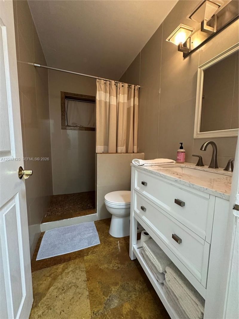 2908 Bayview Dr, Fort Lauderdale, FL 33306 Photo