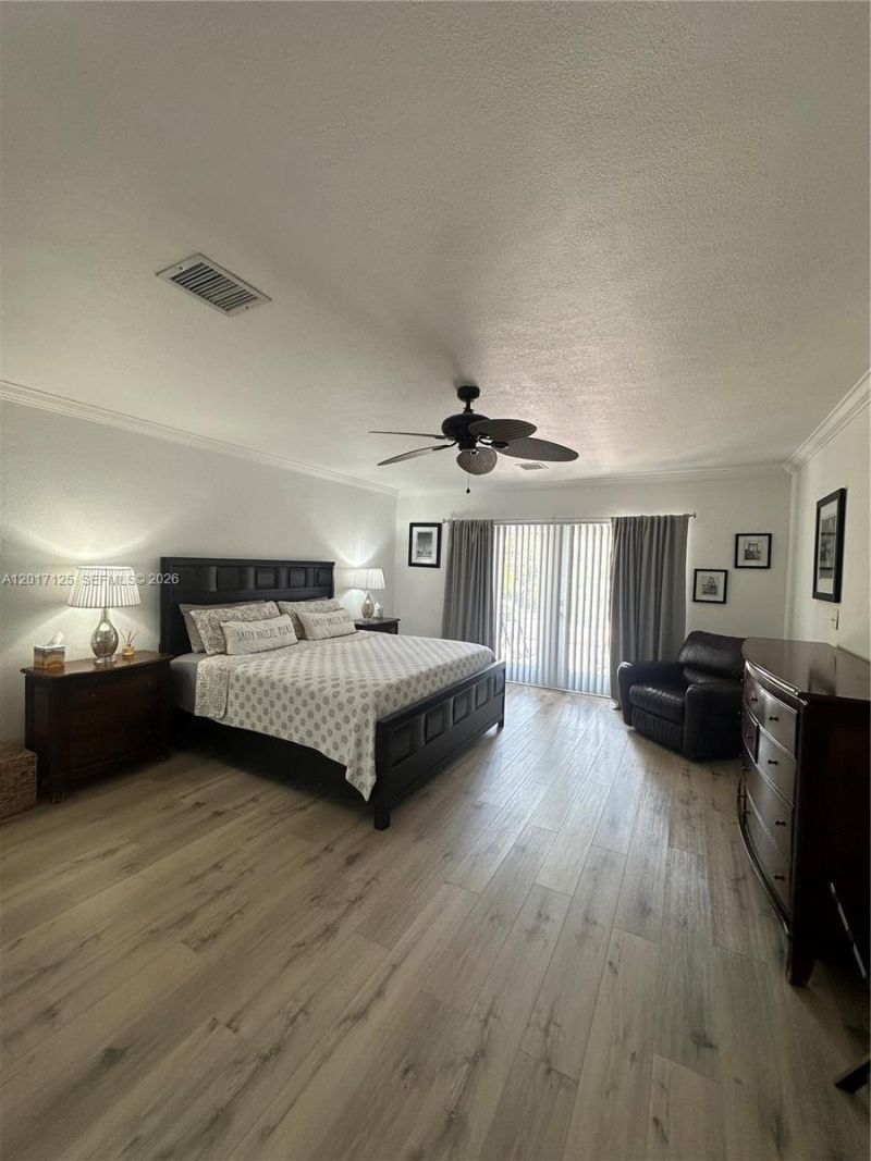 2908 Bayview Dr, Fort Lauderdale, FL 33306 Photo
