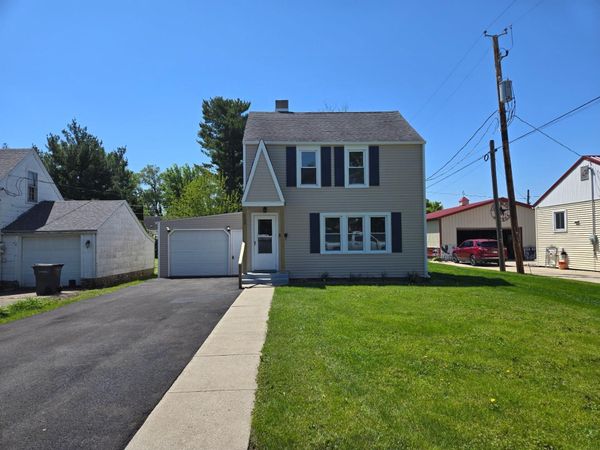 523 W Emmet Avenue , Rensselaer, IN 47978