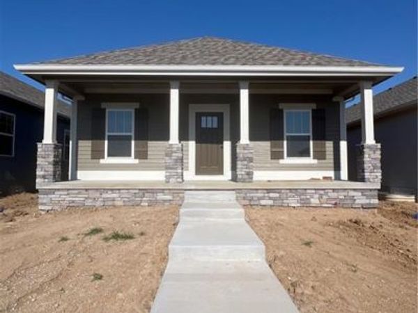 1600 Cottonwood Creek Avenue, Unit 8, Kearney, MO 64060