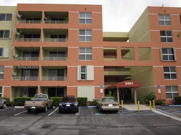 8201 NW 8th St, Unit 1-414, Miami, FL 33126