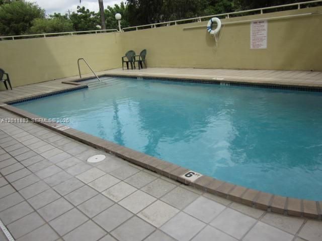 8201 NW 8th St, Unit 1-414, Miami, FL 33126 Photo