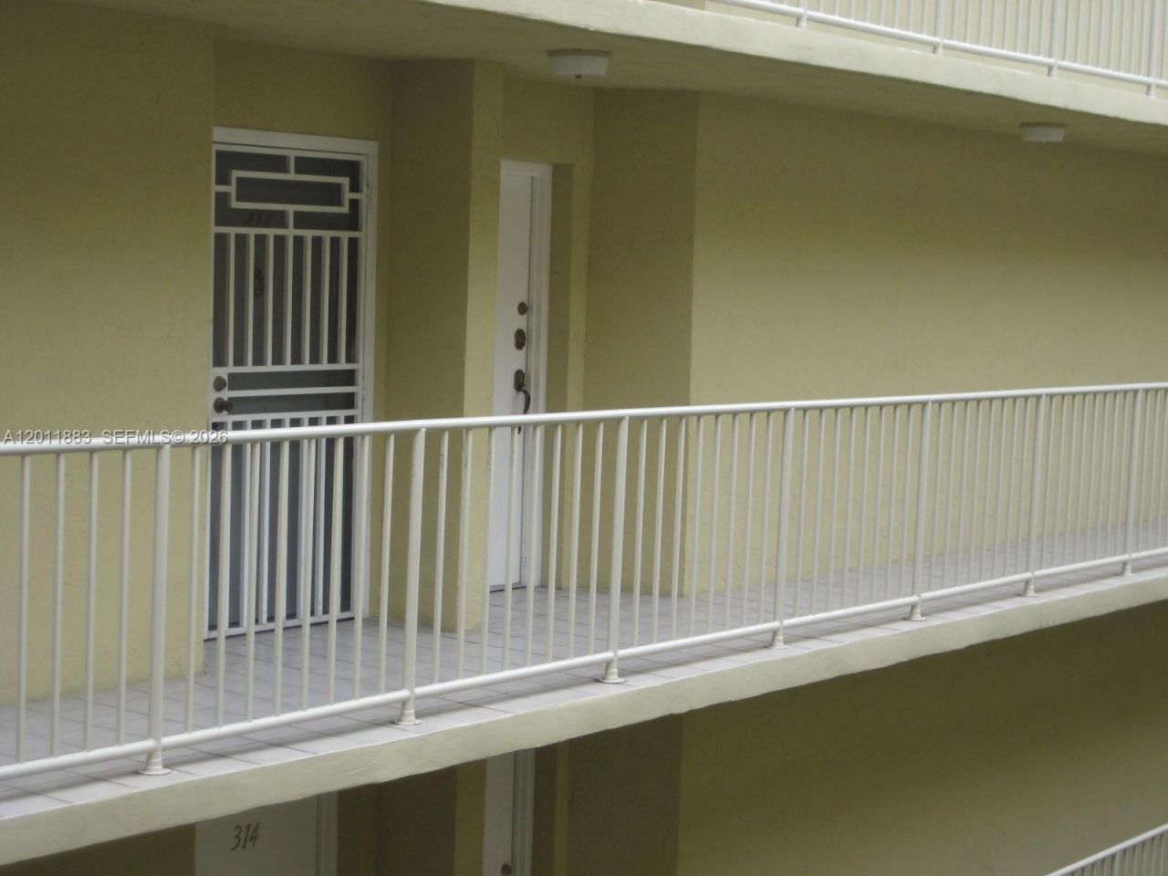 8201 NW 8th St, Unit 1-414, Miami, FL 33126 Photo