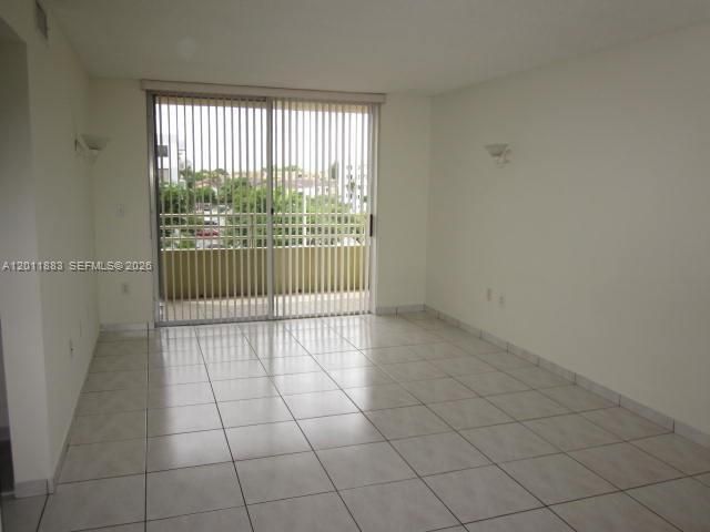8201 NW 8th St, Unit 1-414, Miami, FL 33126 Photo