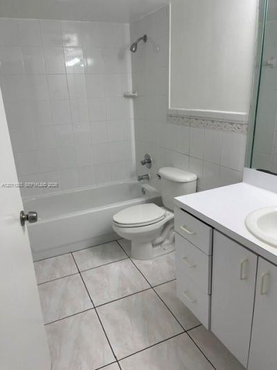 8201 NW 8th St, Unit 1-414, Miami, FL 33126 Photo
