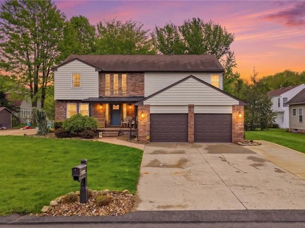 3328 Long Branch Dr , New Castle, PA 16105